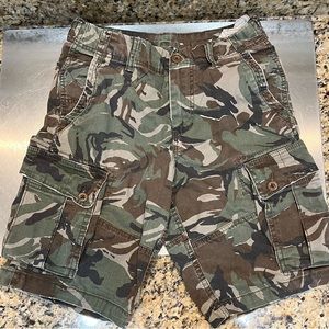American eagle next level camo cargo shorts